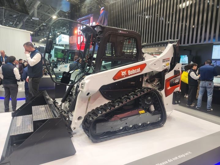 [라스베이거스=뉴시스] 6일(현지시간) 라스베이거스 컨벤션 센터 웨스트 홀에서 열린 CES 2026 내 두산그룹 부스에 있는 밥캣 잡사이트 컴패니언.(사진=이창훈 기자) 2026.01.06 photo@newsis.