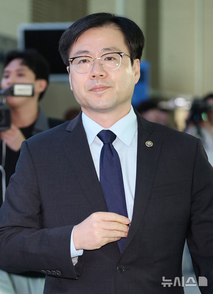 [인천공항=뉴시스] 김진아 기자 = 여한구 산업통상자원부 통상본부장.2025.09.15.