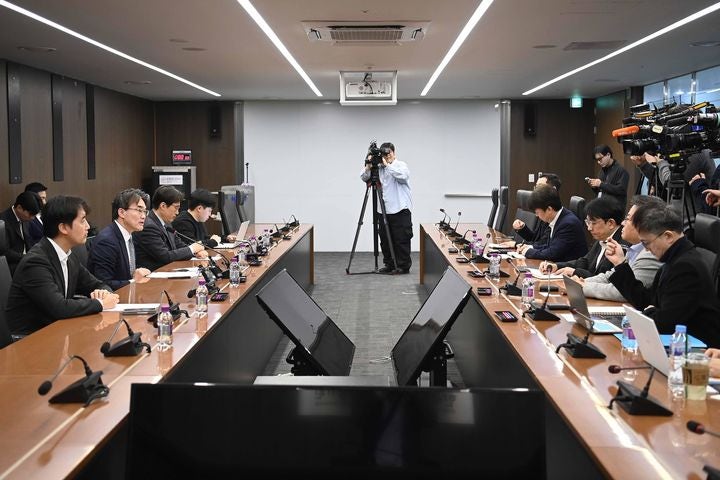[서울=뉴시스] 김성열 산업통상부 산업성장실장이 15일 오후 서울 중구 대한상공회의소에서 미국 반도체 품목관세 관련 민관합동 긴급 대책회의를 주재하고 있다.(사진=산업통상부 제공) 2026.01.15.photo@
