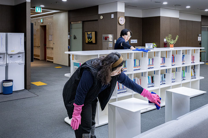 [����=���ý�] �ѱ�����ΰ��߿� ȯ�溸�������� �ٹ� ���� ������(����), ����ȭ(����)���� �ٹ��ϴ� ��� (����=�ѱ�����ΰ��߿� ����) 2026.01.16. photo@newsis.com *���Ǹ� �� DB ����