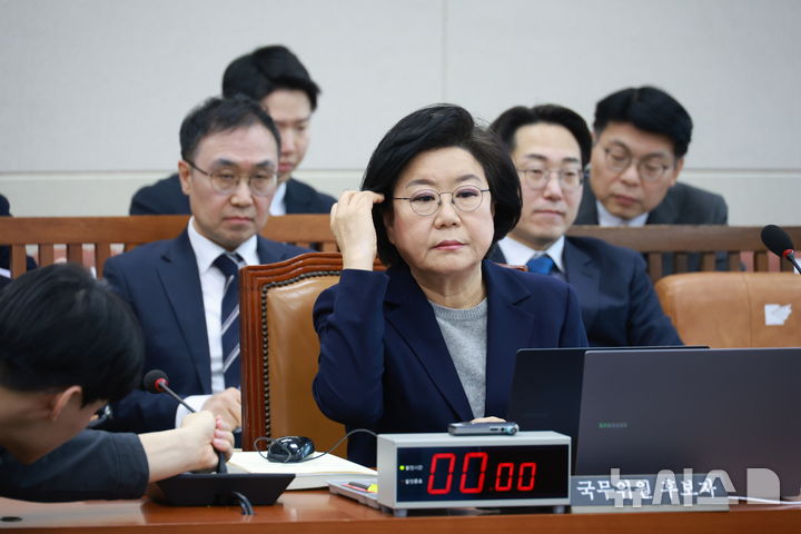 [서울=뉴시스] 고승민 기자 = 이혜훈 기획예산처 후보자가 23일 서울 여의도 국회에서 열린 재정경제기획위원회의 인사청문회에서 2026.01.23.