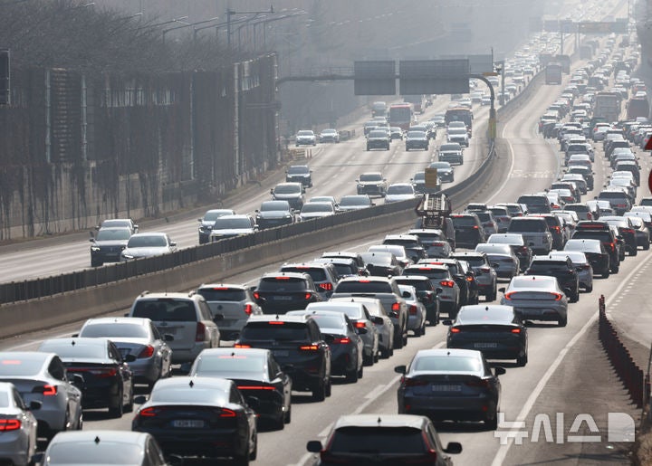 설 연휴 귀성길 혼잡 절정