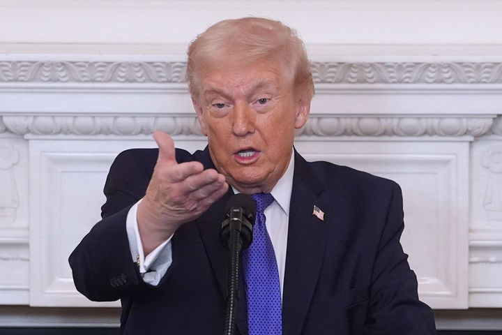 [워싱턴=AP/뉴시스]도널드 트럼프 미국 대통령이 지난 20일 미 워싱턴DC 백악관에서 전국 주지사 협회와 조찬행사에서 연설하고 있다. 미국 대법원이 상호관세·펜타닐관세 부과를 위