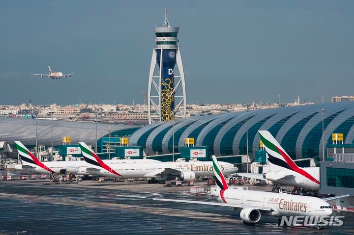 [두바이=AP/뉴시스] 아랍에미리트 두바이국제공항. 자료사진, 2026.03.07
