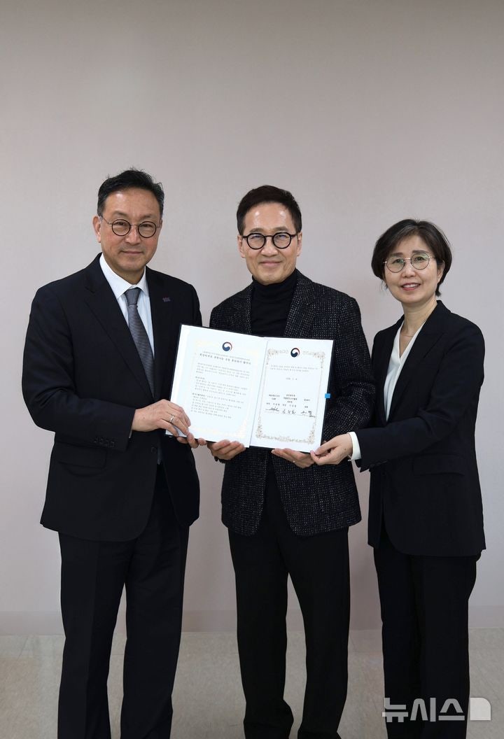 [����=���ý�] ȫ����� ���˽� ��ü ����. ���ʺ��� �̻￭ �ѱ�������������� ����, ���� ����, �迵�� ��������������װ����� ������������ ����. (����= �ѱ�������������� ����)