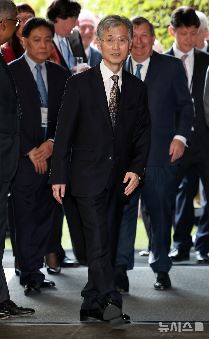 [서울=뉴시스] 이영환 기자 = 조희대 대법원장이 22일 오전 서울 중구 신라호텔에서 열린 2025 세종 국제 콘퍼런스에 참석하고 있다.2025.09.22.