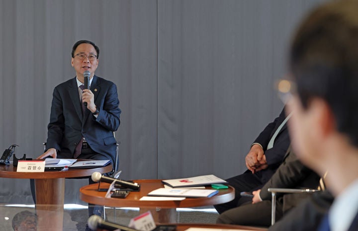 [서울=뉴시스] 김영수 문화체육관광부 제1차관이 18일 서울 종로구 아트코리아랩에서 열린 '문화가 있는 날' 업무협약식에서 인사말을 하고 있다.(사진=문화체육관광부 제공) 2026.03.18.photo@newsi