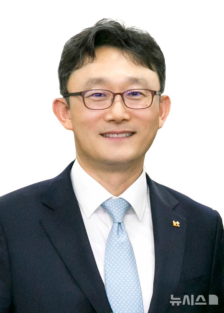 [서울=뉴시스]KT는 오는 31일 정기 주주총회에서 차기 대표로 박윤영 후보자를 공식 확정할 예정이다.(사진=KT 제공)