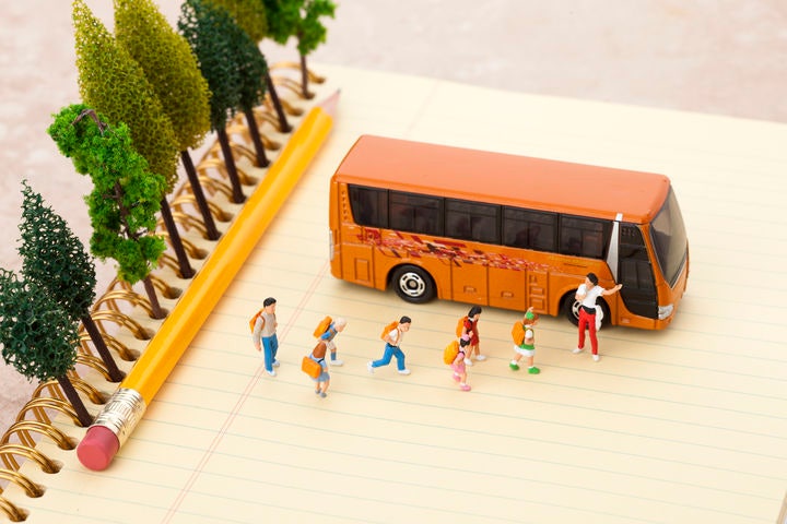 [서울=뉴시스] 10일 한 온라인 커뮤니티에는 '수학여행비, 이게 논란이라고?'라는 제목의 글이 올라왔다. 자신을 현직 교사라고 밝힌 작성자 A씨는 "수학여행을 준비하고 실행하는 