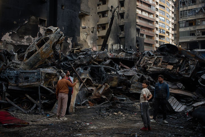 [베이루트=AP/뉴시스] 12일(현지 시간) CNN은 레바논 국영 NNA 통신을 인용해 지난밤 이스라엘 전투기가 레바논 내 마을 두 곳을 공습하고 여러 지역에 포격을 가했다고 보도