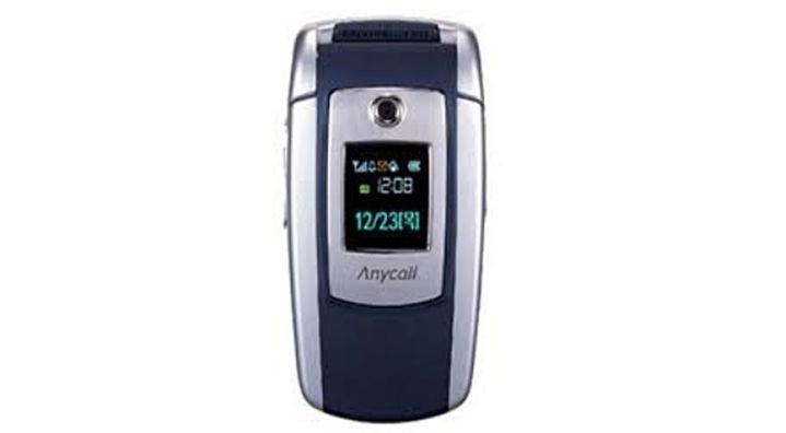 텐밀리언셀러 시대를 이어간 삼성전자의 피쳐폰 ‘SGH-E700’. (사진=삼성전자 뉴스룸) *재판매 및 DB 금지