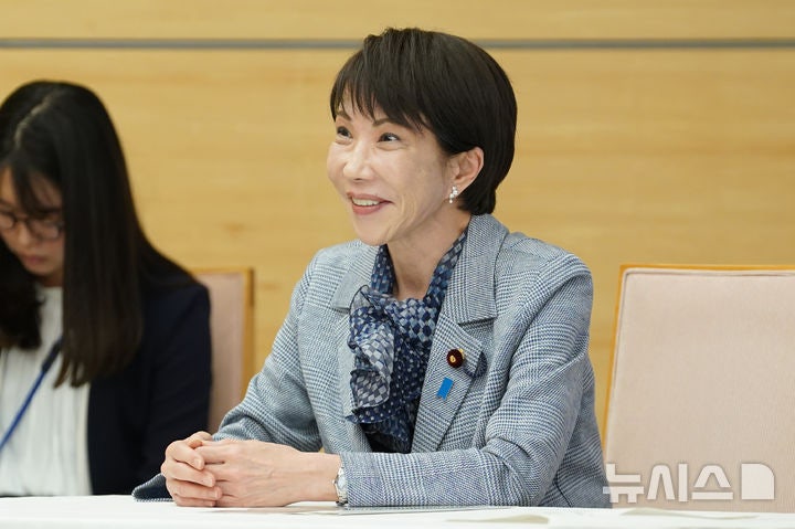 [도쿄=AP/뉴시스] 12일 NHK 등 일본 언론에 따르면 다카이치 사나에(高市早苗) 일본 총리는 이날 각료 간담회에서 마쓰모토 히사시 디지털상(사이버안전보장 담당상)에게 관련 대책을 조속히 마련하라고 지시했다. 다