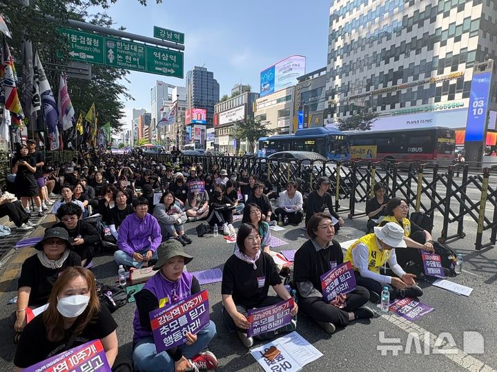 벌써 10년, 강남역 비극이 남긴 숙제는 여전히 현재진행형이야