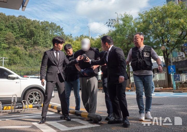 [군산=뉴시스] 강경호 기자 = 30일 전북 군산시 전주지법 군산지원 앞에서 살인,<a href=