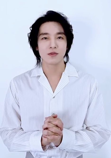 '스벅 인증샷' 올린 <b>정민찬</b>, 뮤지컬 하차…제작사 "불편 드려 사과"
