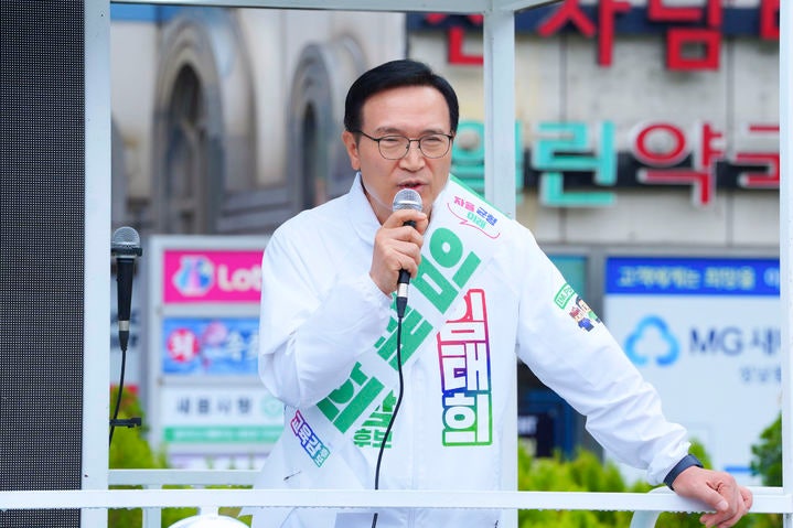 임태희 vs 안민석, 경기교육감 막판 화력전... 숫자로 승부 본다