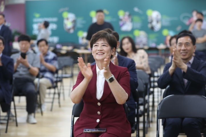 대구 교육 사령탑, 강은희 3선 고지가 눈앞이야