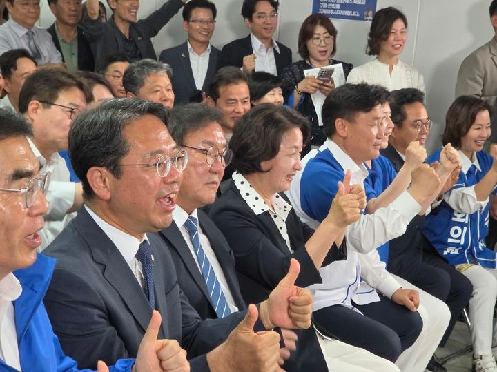 경기지사 출구조사서 60.4% 예측…<b>추미애</b> 선대위 '환호'