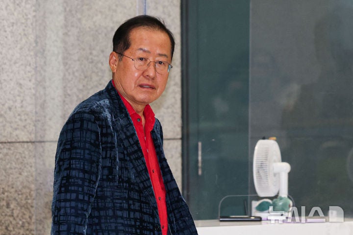 홍준표 "민주당 압승 못한 건 '<b>공소취소</b> 특검' 때문"