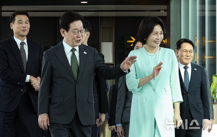 <b>이 대통령</b>, 벨기에로 <b>출국</b>…9박10일 유럽 순방