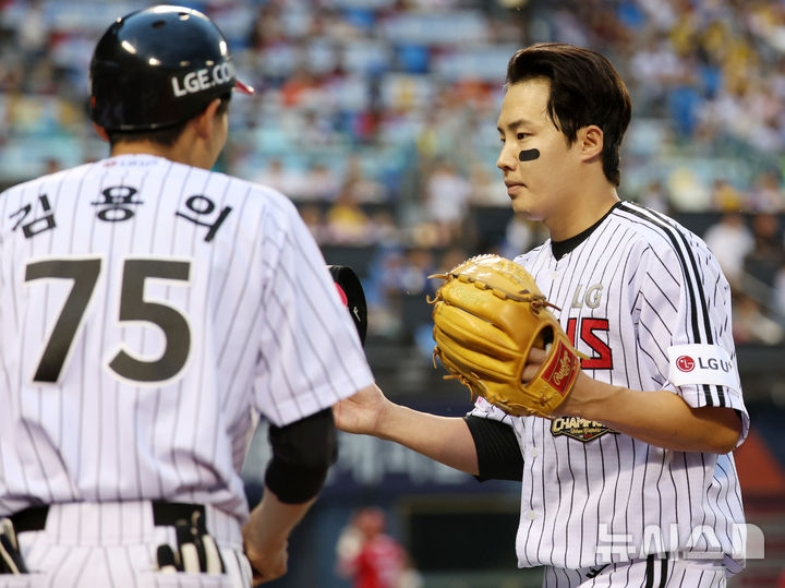 <b>LG</b>, 8-2로 <b>SSG 완파</b>하고 선두 수성…임찬규, 구단 '최다 K' 신기록