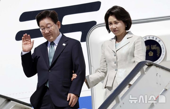 <b>이 대통령</b>, 벨기에 <b>브뤼셀 도착</b>…첫 유럽 순방 일정은 동포 간담회