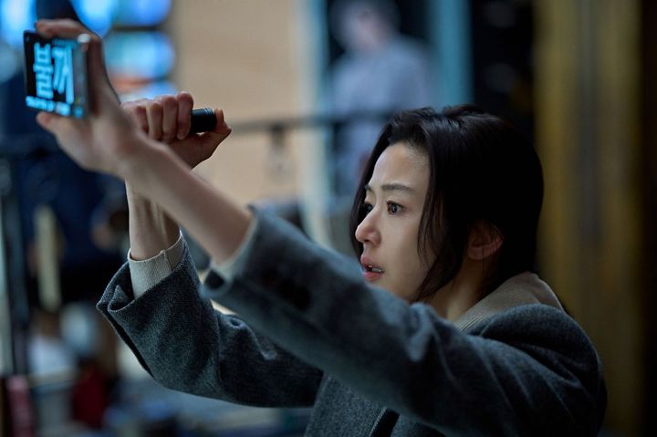 전지현 '<b>군체</b>', <b>500만 돌파</b>…올해 '왕사남' 이어 두 번째