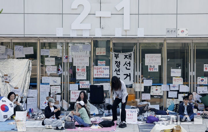 참정권 침해가 쏘아올린 분노…2030은 왜 거리로 나왔나[2030 시위①]
