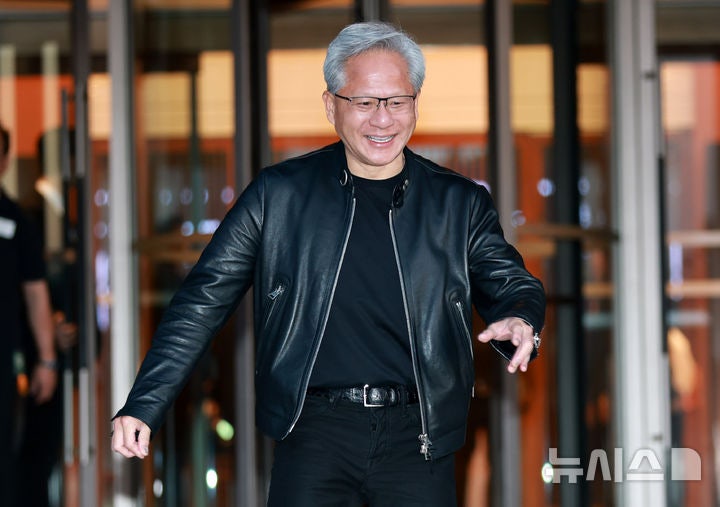 한국·대만 방문한 젠슨 황…'日 패싱'에 일본 내 AI 위기론 등장