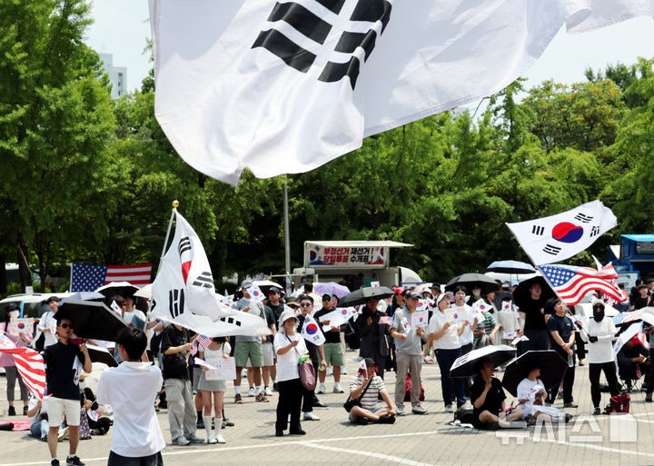 경찰 "체육단체 출입 막으면 업무방해"…송파 시위 15건 수사
