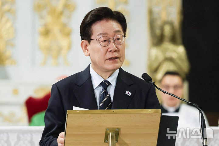 <b>이 대통령</b>, 오늘 레오 14세 <b>교황</b>과 단독 <b>면담</b>…방북 요청 주목