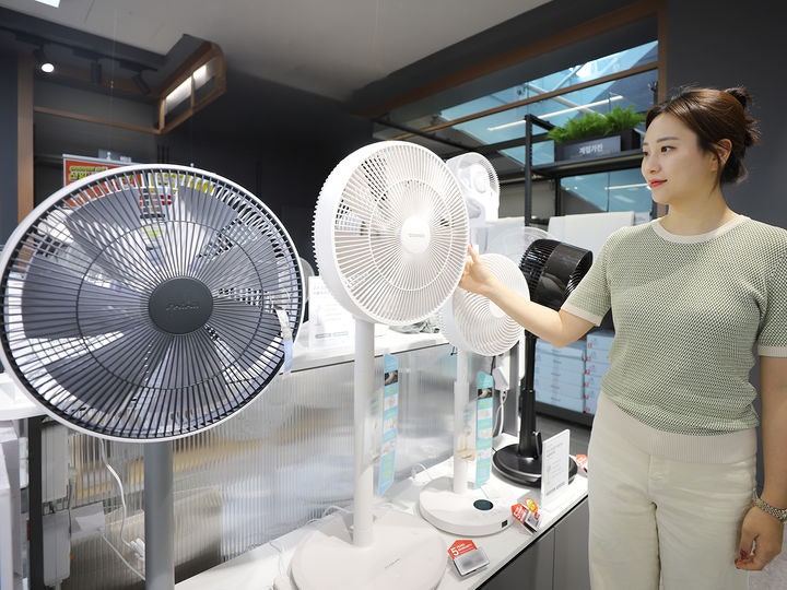 롯데하이마트, 에어컨·선풍기 등 여름 가전 '최저가 도전'