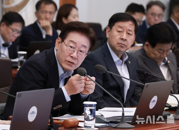 이 대통령, '호국보훈의 달' 안보 행보…해병대 시찰·6·25 기념식 참석