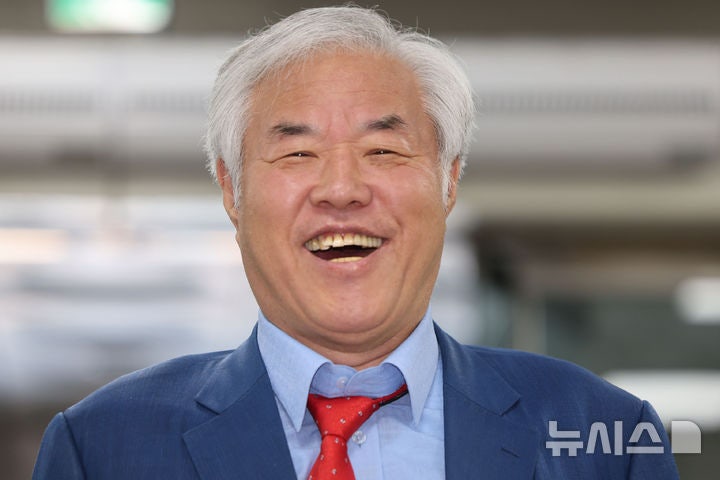 경찰, 사랑제일교회 압수수색…102억 불법 정치자금 의혹