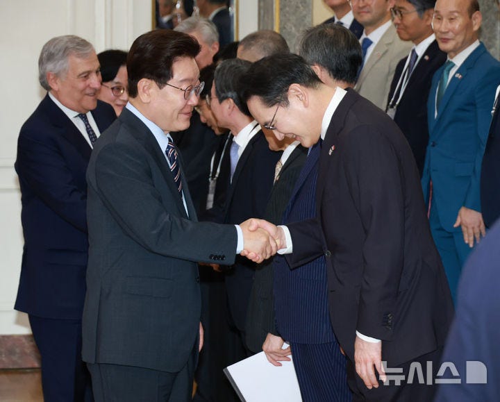 이 대통령, <b>이재용</b> 회장과 비공개 <b>회동</b>…반도체 지방 투자 막판 조율