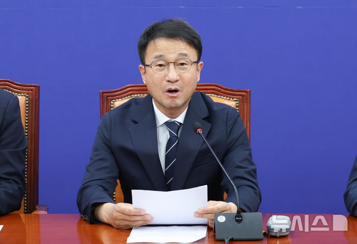 <b>한병도</b> "국힘, 오늘 정오까지 명단 안 내면 상임위 <b>단독</b> 강행"