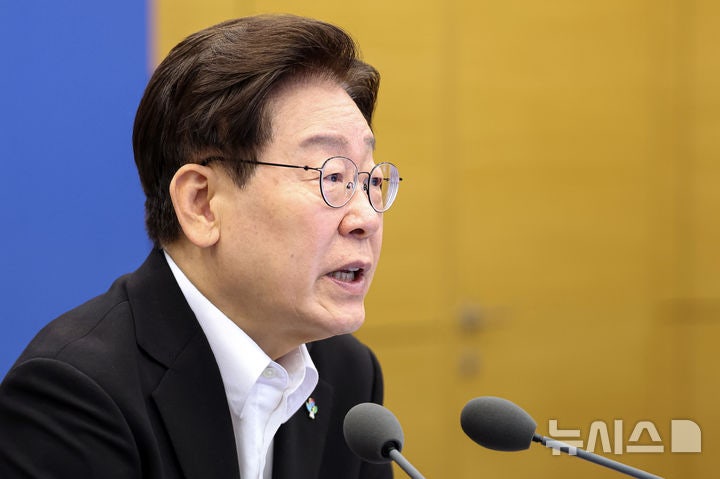 李 "호남에 물 충분…삼성·하이닉스, 용수 부족 지역에 공장 설립할만큼 어리석지 않아"(종합)