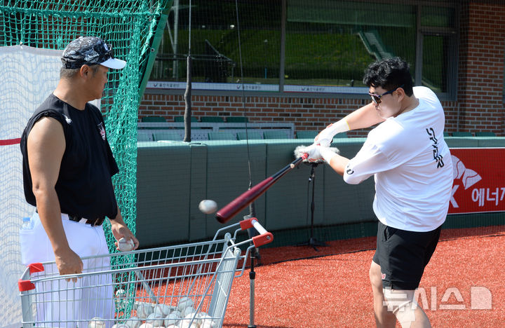 배팅연습하는 최지만