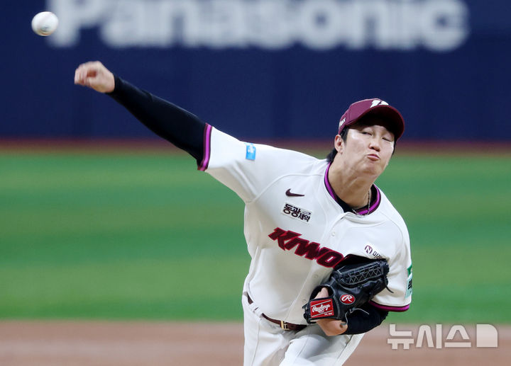 안우진 1069일만에 두 자릿수 탈삼진…<b>키움</b>, 선두 <b>LG</b> 6-0으로 완파