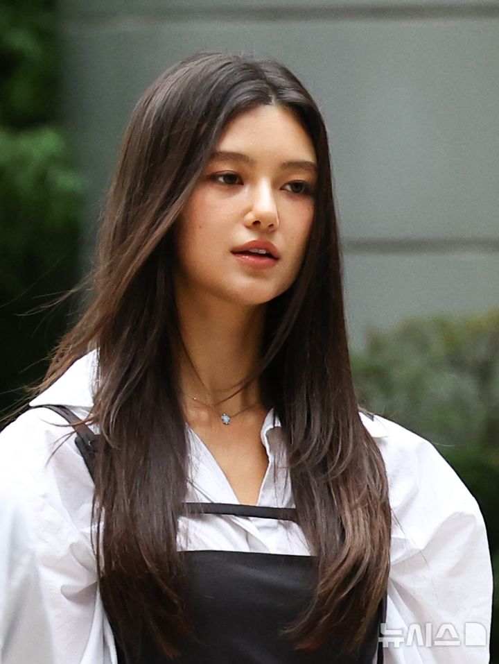 뉴진스 <b>다니엘</b>만 소송 걸린 이유 알고 보니…"모르쇠 일관"