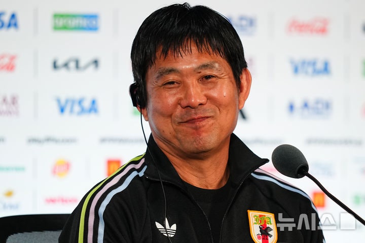 "일본축구협회, <b>모리야스 감독</b>에게 <b>유임</b> 요청하기로"