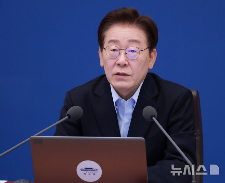 이 대통령 "3대 메가프로젝트, 지방 시혜 아닌 한국판 실리콘밸리…초격차 산업강국 디딤돌"(종합)