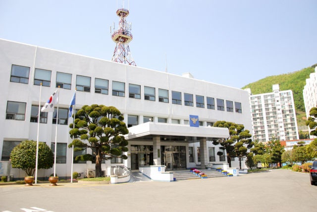 거제 미용실서 흉기 난동 80대 영장…"살인미수 혐의"