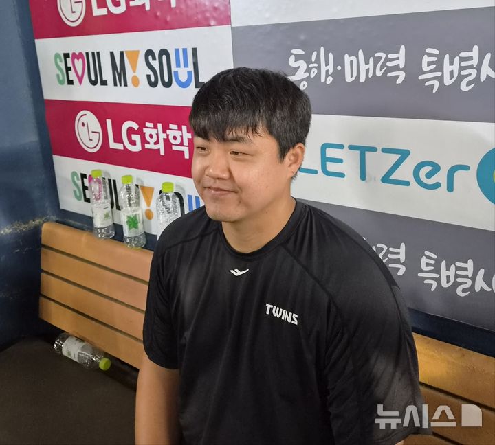 '7승 수확' <b>LG 장현식</b> "구원 5승은 <b>선발</b>투수의 눈물…책임감 갖고 던져"