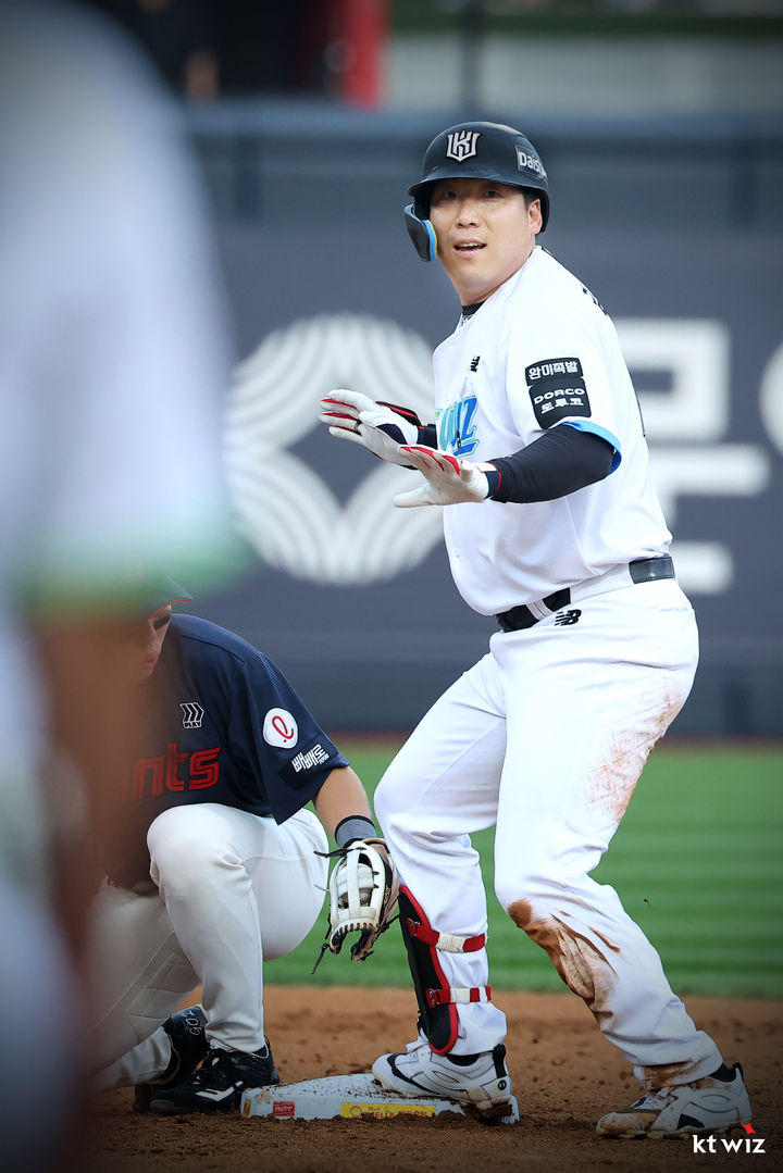 <b>KT</b>, 4-2로 롯데 꺾고 <b>3연패 탈출</b>…김현수, 8회 결승 투런포