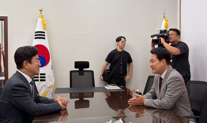 <b>허태정</b> 대전시장, 취임 후 첫 <b>국회</b>행…"핵심사업 협조를"