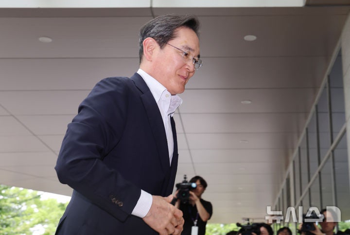 <b>이재용</b> 회장, '<b>선밸리</b> 콘퍼런스' 참석 위해 출국