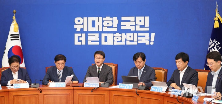 與, 당대표 경선 '<b>선호투표제</b>' 재논의키로…친청계 "당헌·당규 위반" 반...