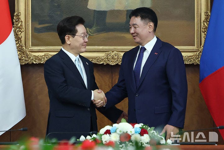 李 "<b>한몽</b> 황금시대 같이 열자"…몽골 대통령 "韓 제3의 이웃"