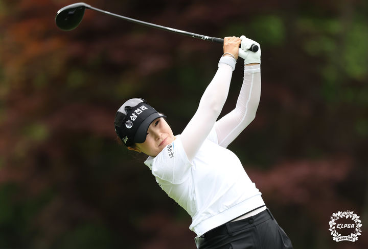 <b>고지우</b>, KLPGA 하이원 여자오픈 2R 단독 선두…2년 만의 정상 탈환 도전